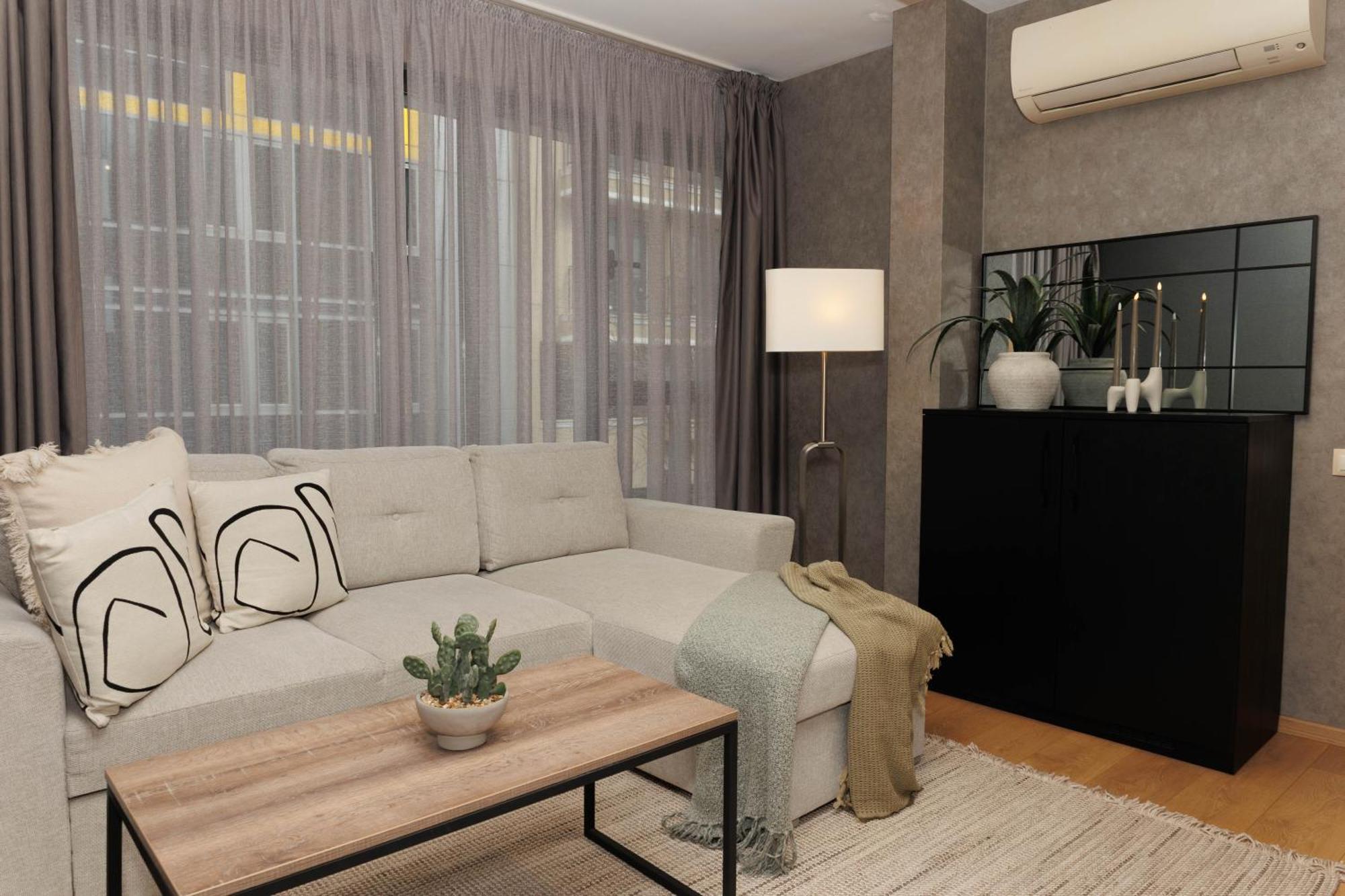 City Center Apartments With Parking Plovdiv Kültér fotó